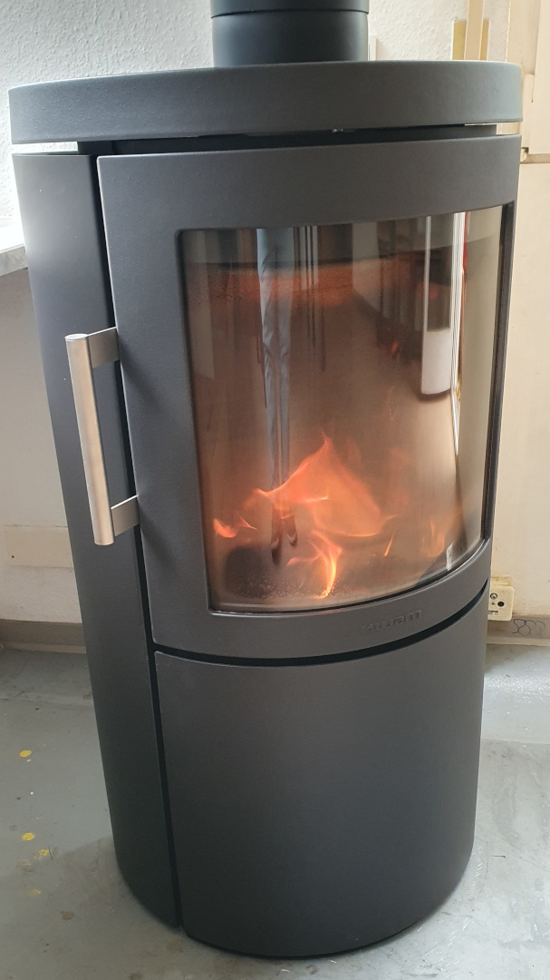 Neuer Ofen im Pfadfinderheim